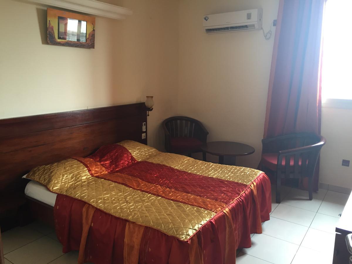 Hotel Lumiere Akwa Douala Esterno foto